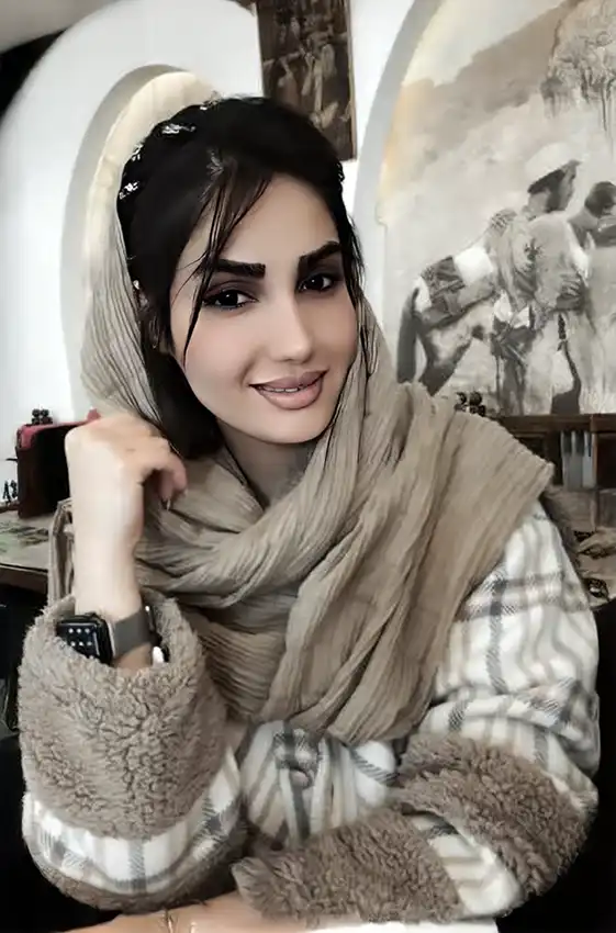 Azadeh Shekl Abadi